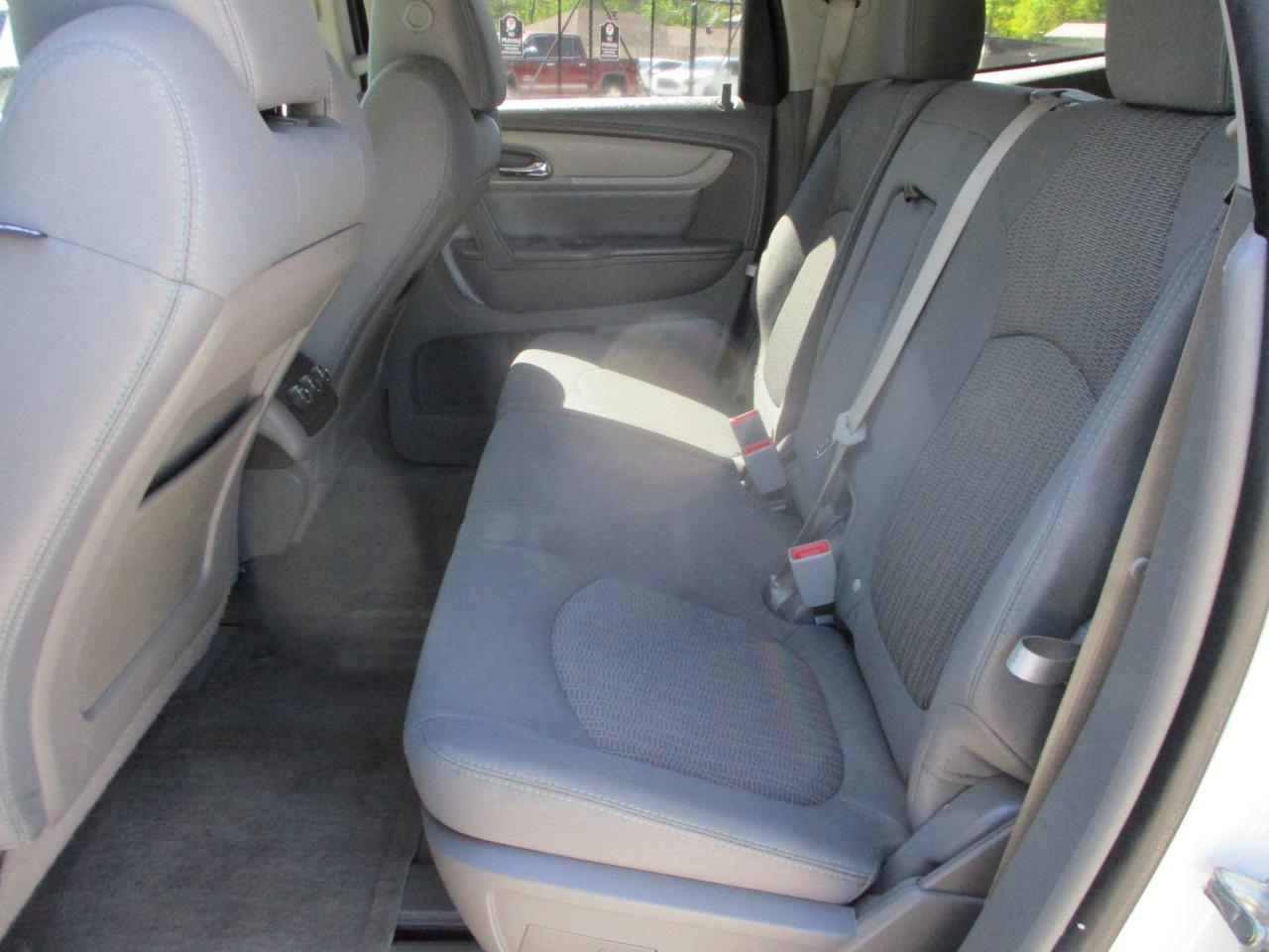 Chevrolet Traverse LS FWD w/PDC 2014