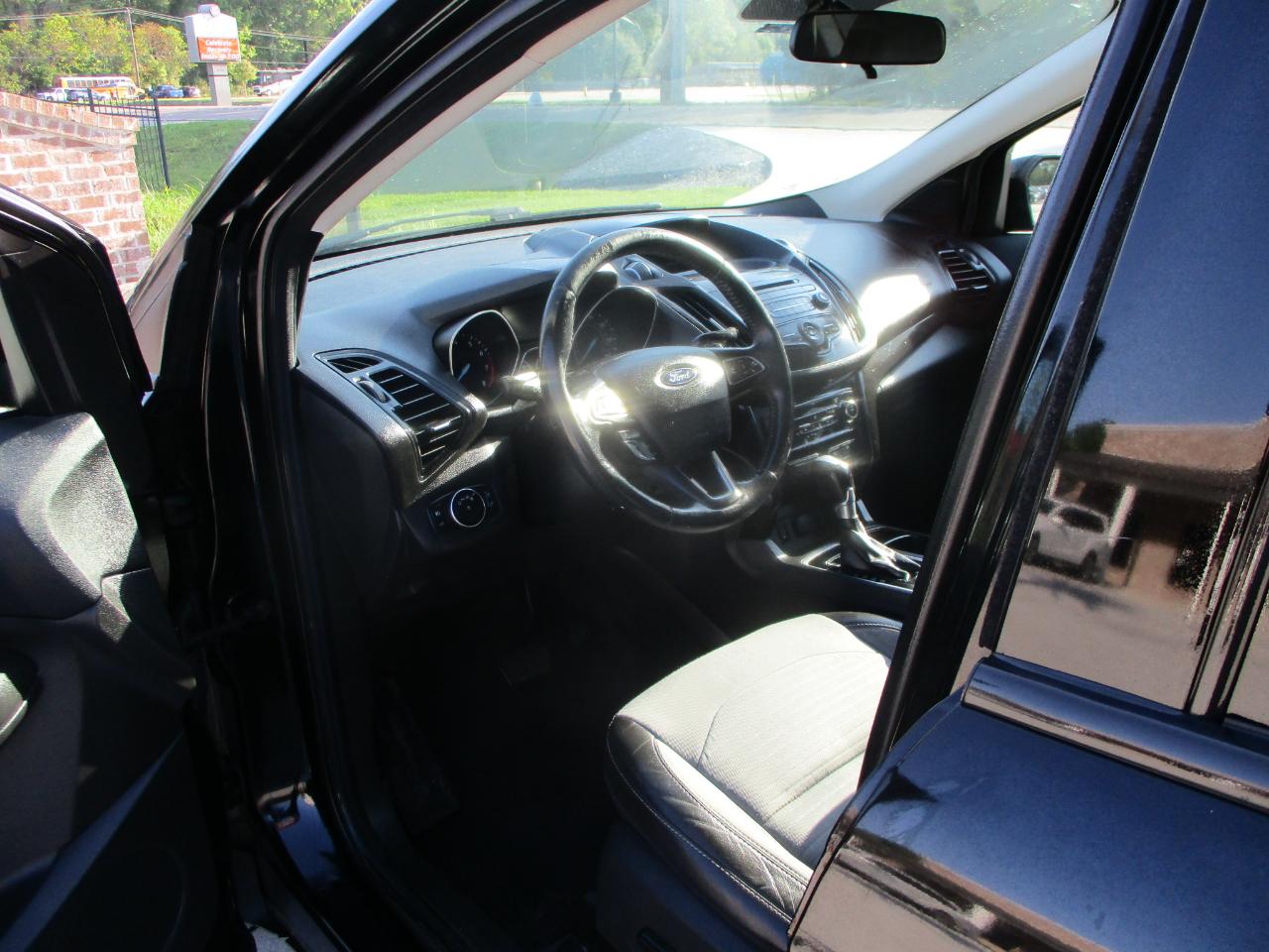 Ford Escape SE FWD 2017