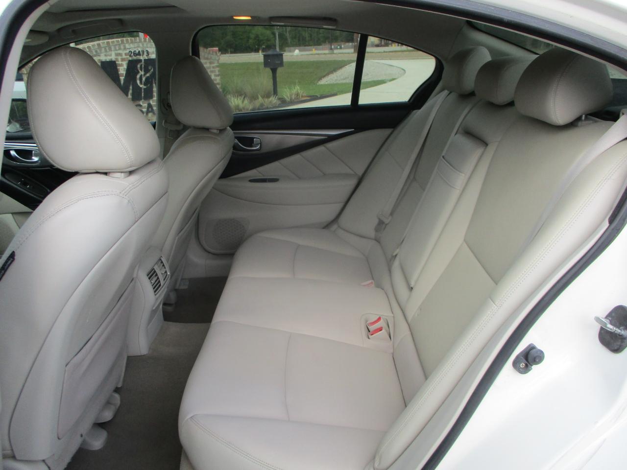 Infiniti Q50 Premium 2014