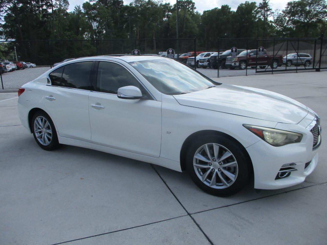Infiniti Q50 Premium 2014