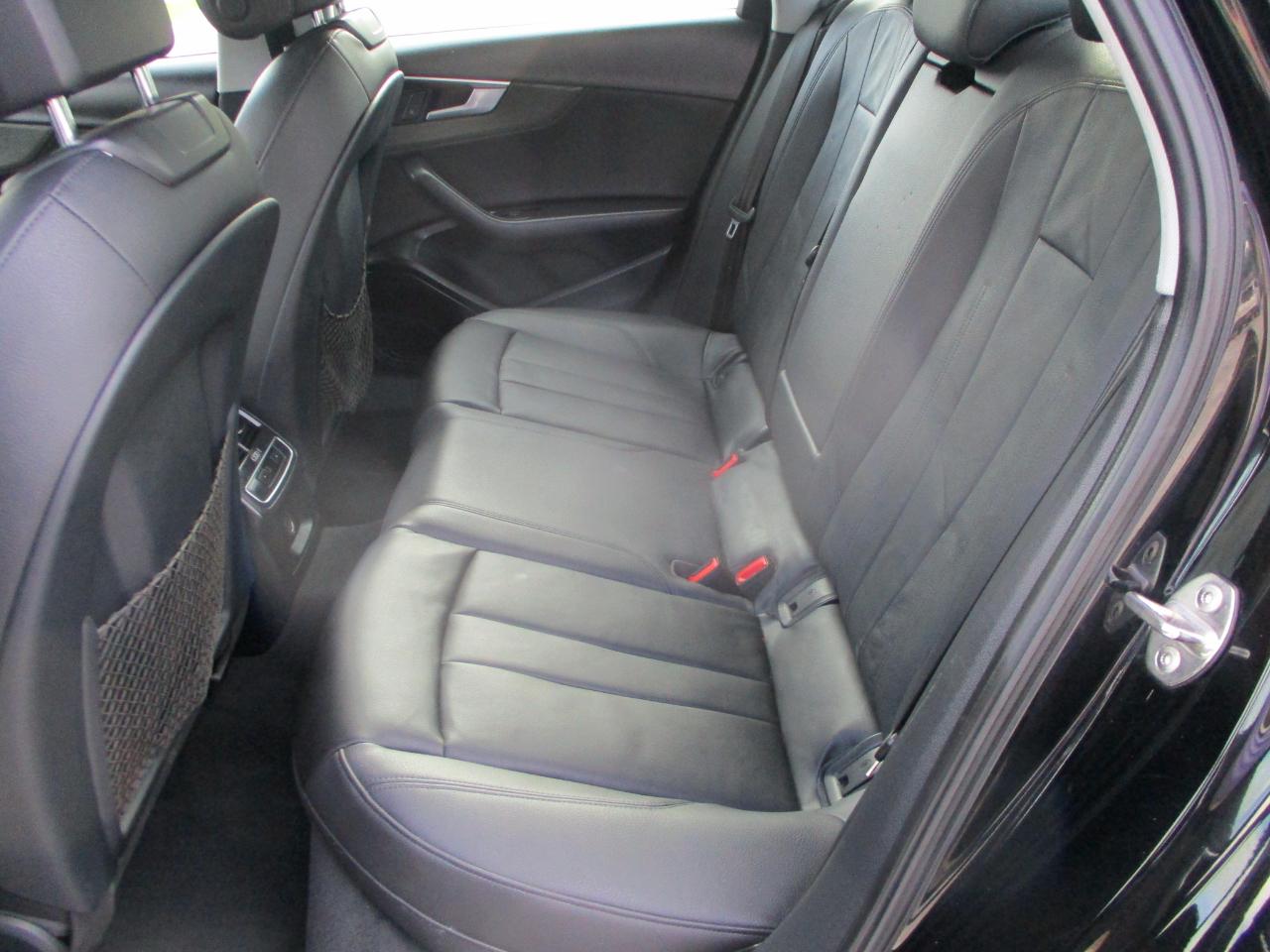 Audi A4 2.0T Premium quattro Sedan 2017