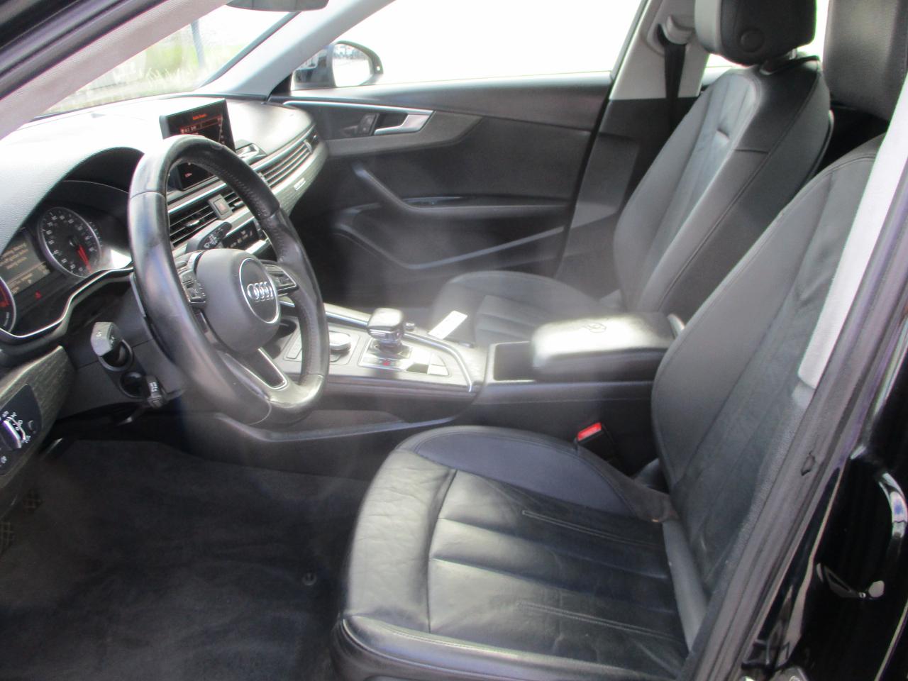 Audi A4 2.0T Premium quattro Sedan 2017