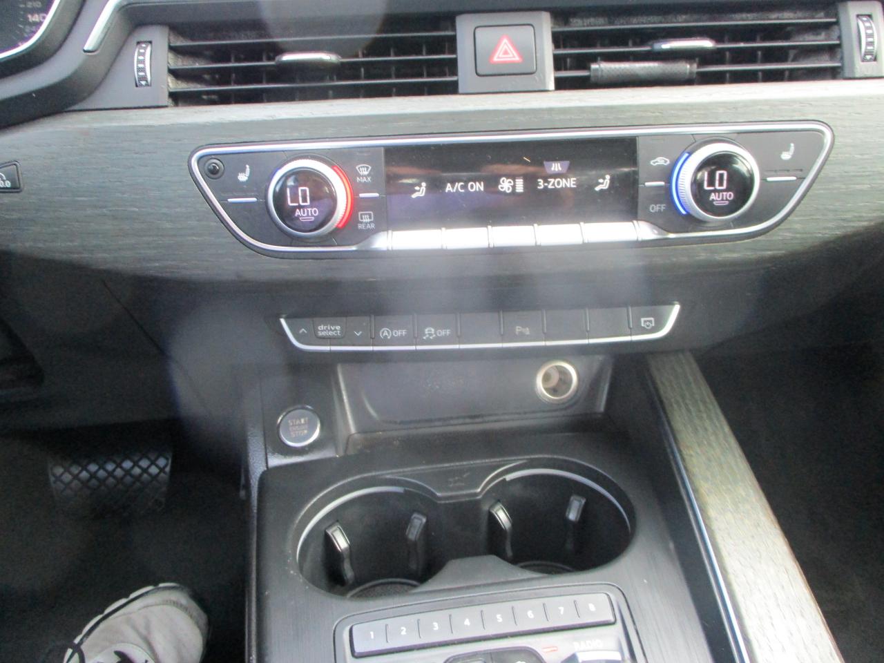 Audi A4 2.0T Premium quattro Sedan 2017