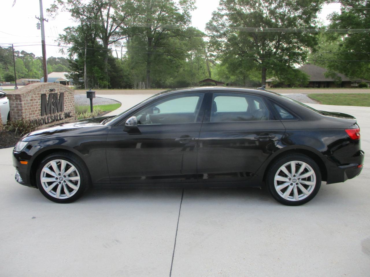 Audi A4 2.0T Premium quattro Sedan 2017