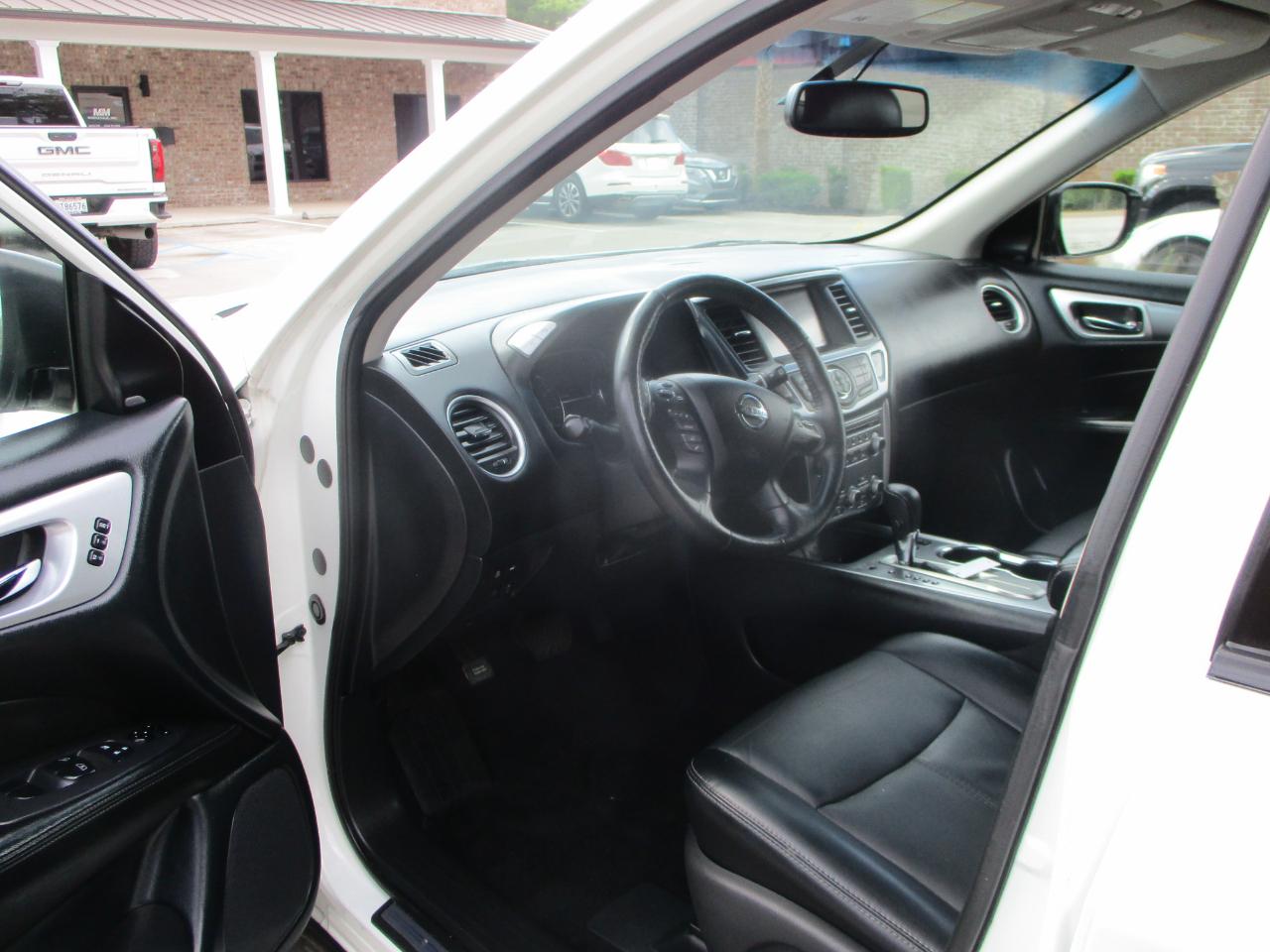 Nissan Pathfinder S 2WD 2019