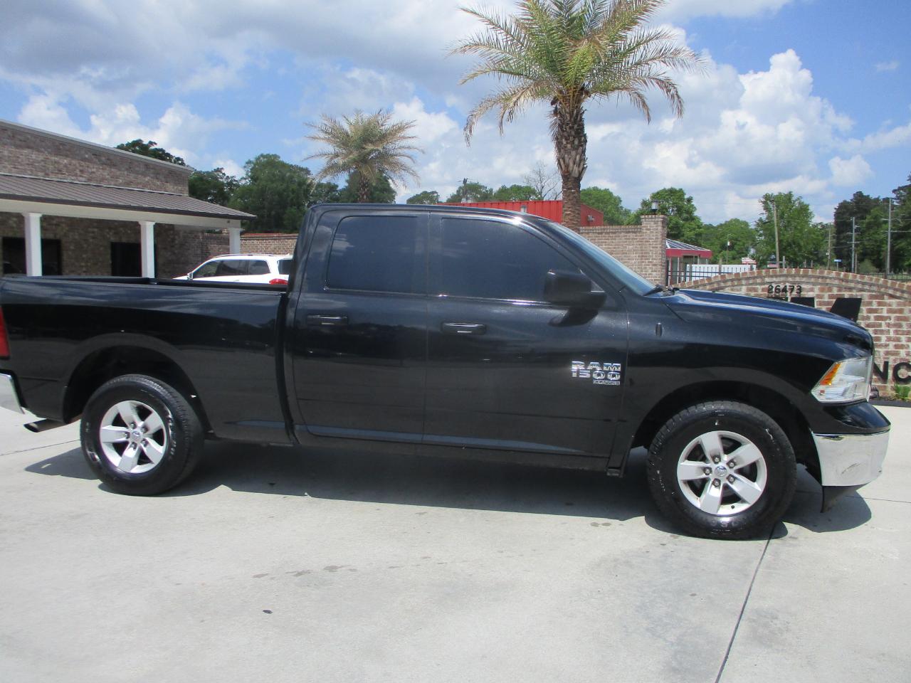 RAM 1500 Classic Tradesman 4x2 Quad Cab 6'4" Box 2021