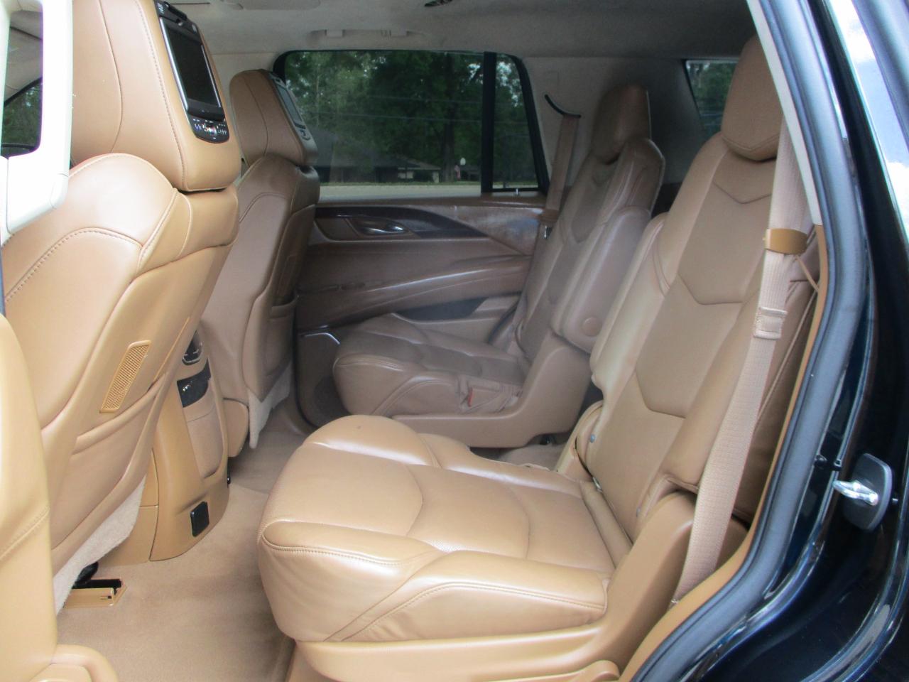 Cadillac Escalade Platinum 2WD 2016