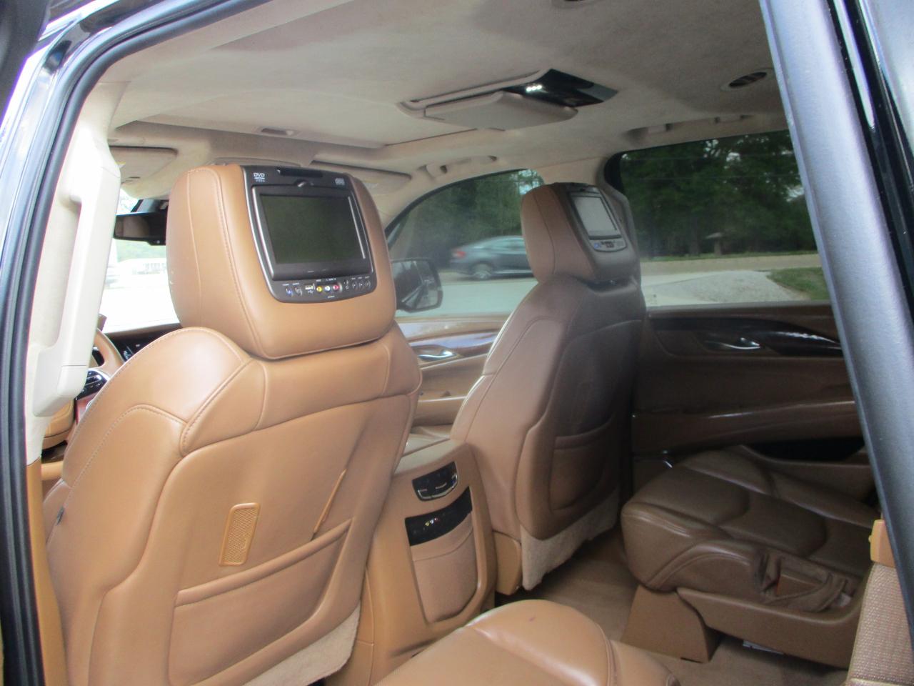 Cadillac Escalade Platinum 2WD 2016