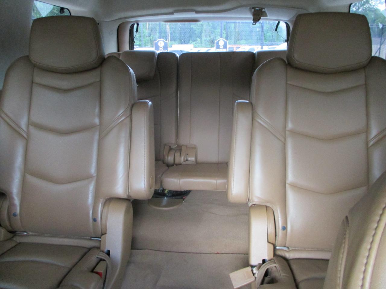 Cadillac Escalade Platinum 2WD 2016