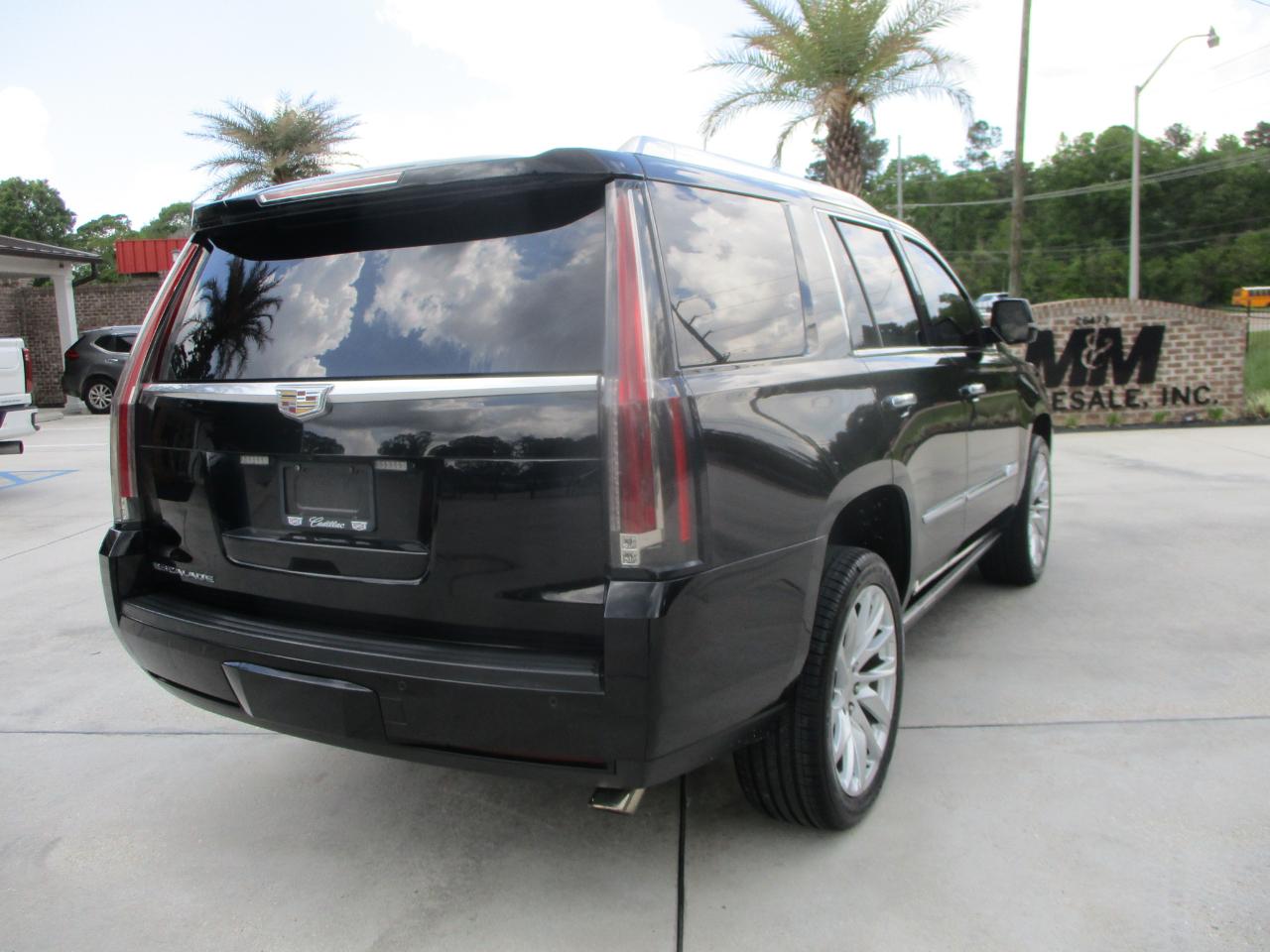 Cadillac Escalade Platinum 2WD 2016