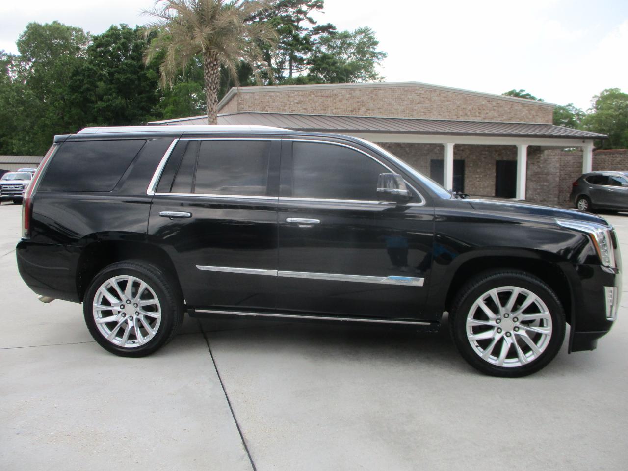 Cadillac Escalade Platinum 2WD 2016