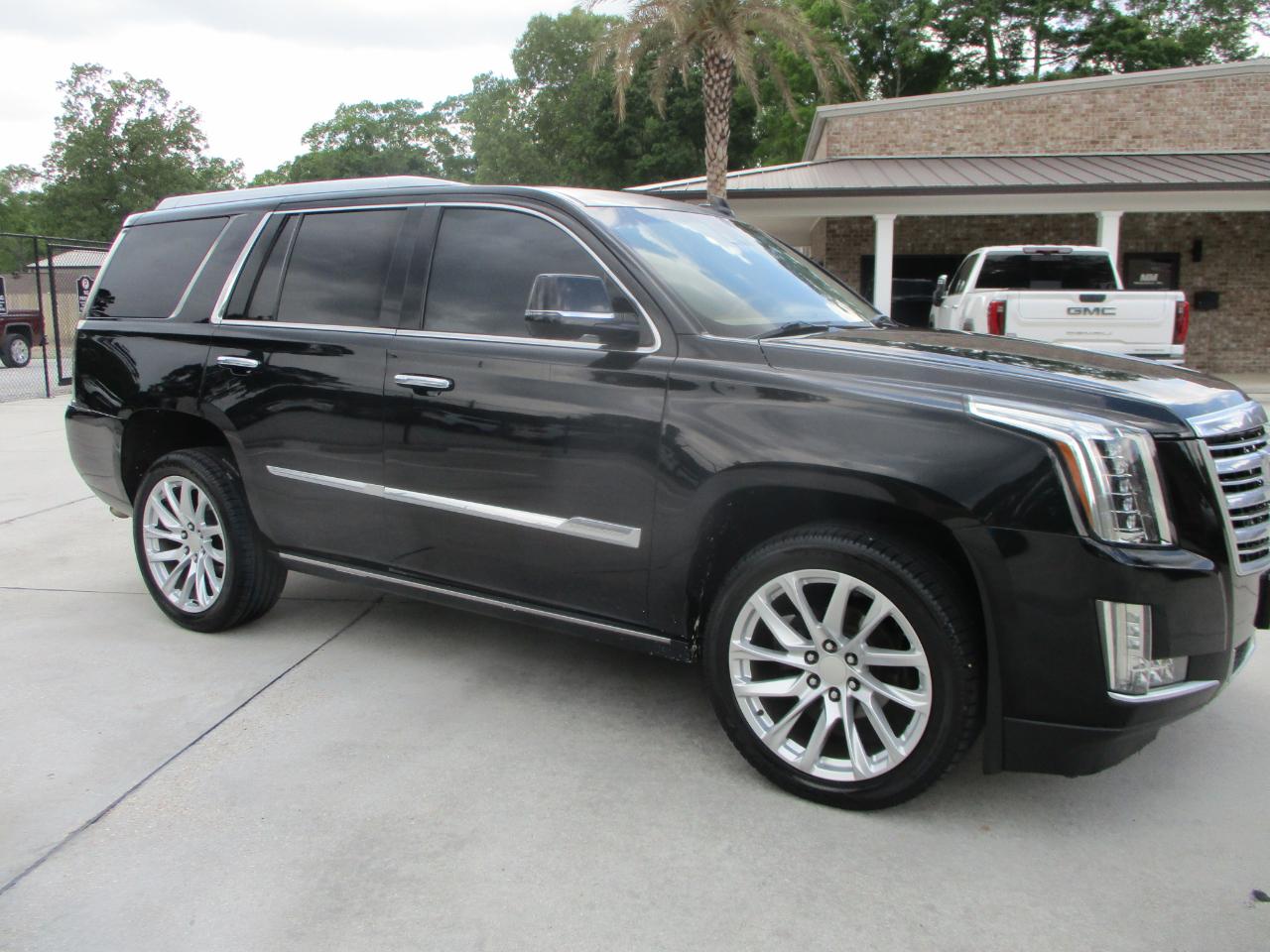Cadillac Escalade Platinum 2WD 2016