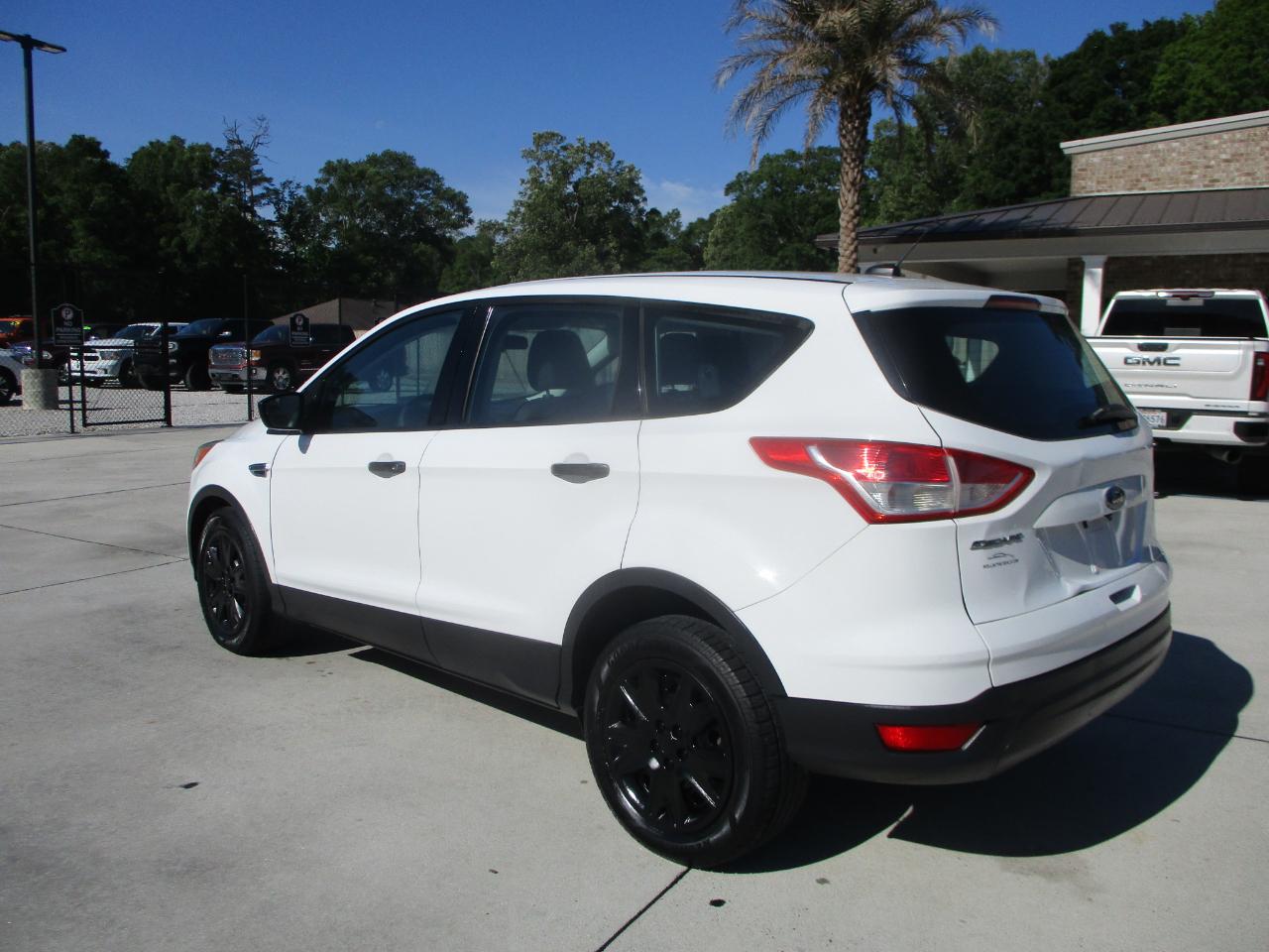 Ford Escape S FWD 2014