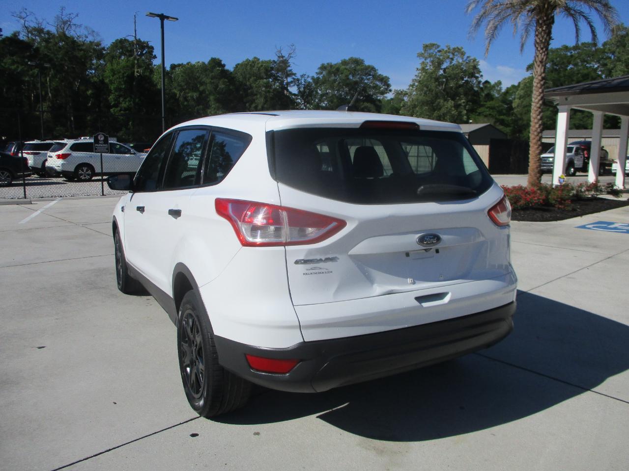 Ford Escape S FWD 2014