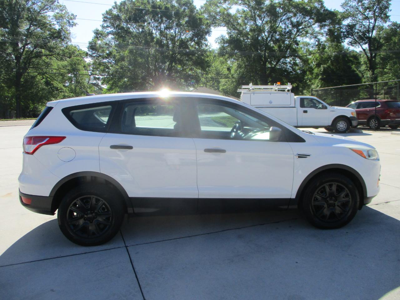 Ford Escape S FWD 2014