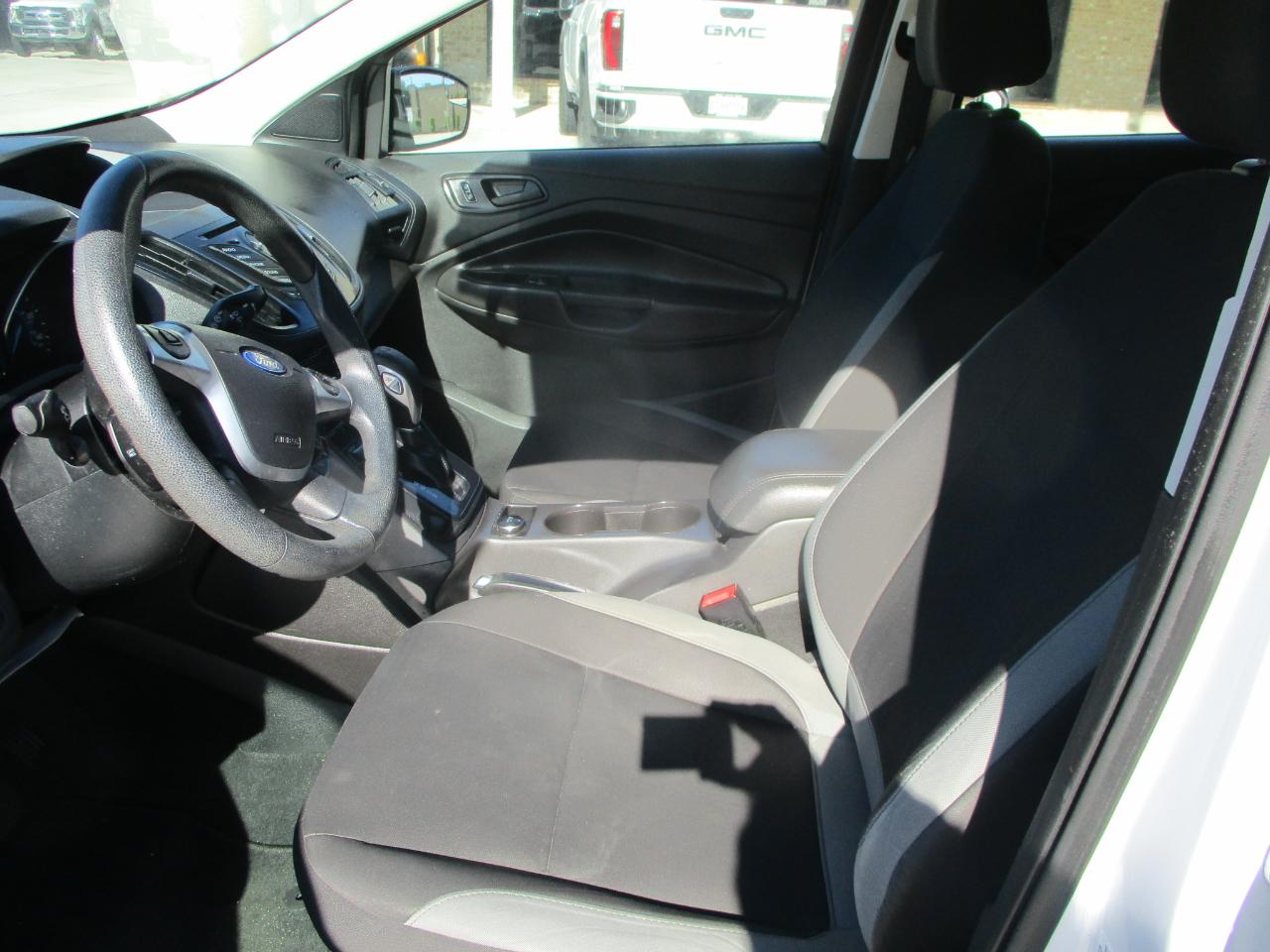 Ford Escape S FWD 2014