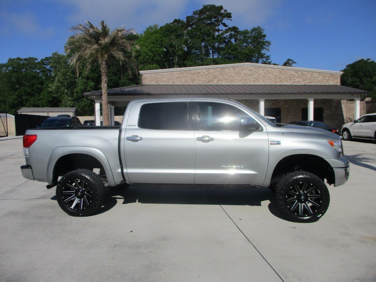 Toyota Tundra Limited 5.7L FFV CrewMax 4WD 2010