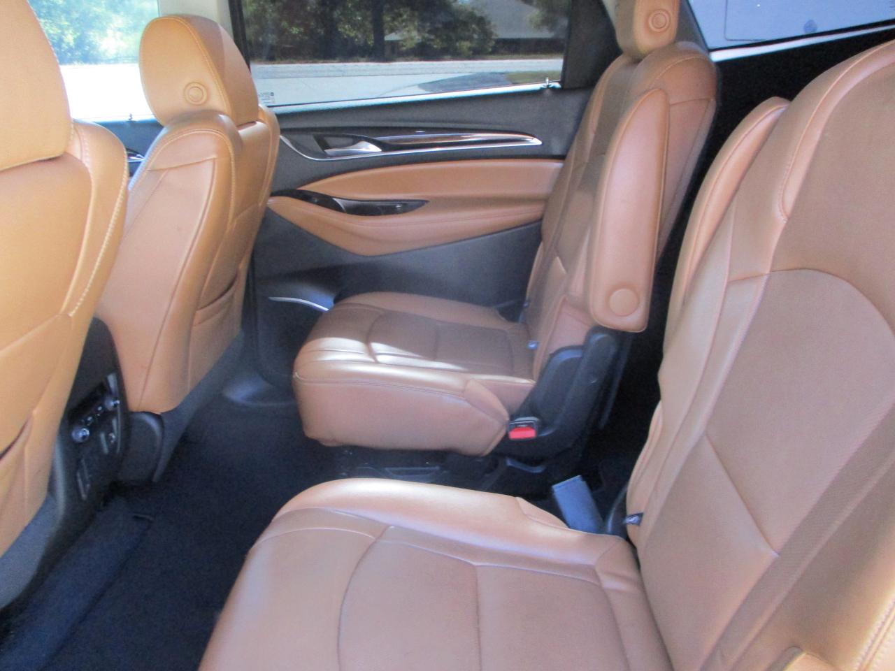 Buick Enclave Essence FWD 2018