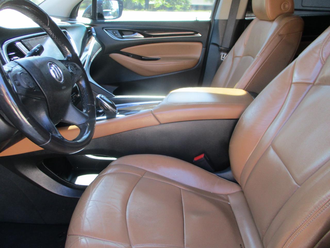 Buick Enclave Essence FWD 2018