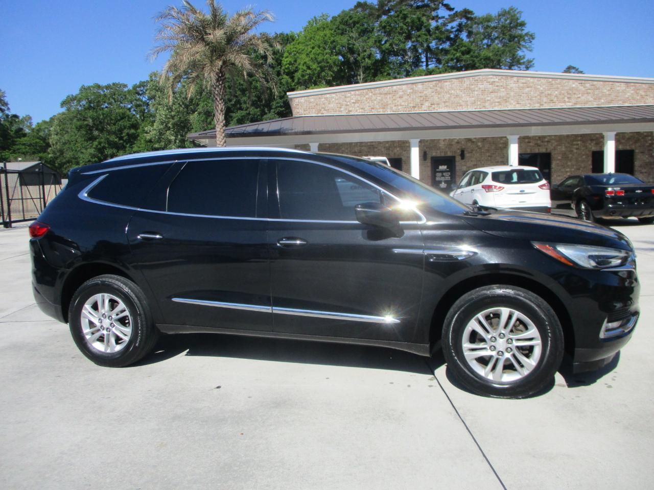 Buick Enclave Essence FWD 2018