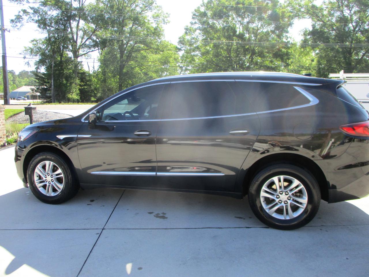 Buick Enclave Essence FWD 2018