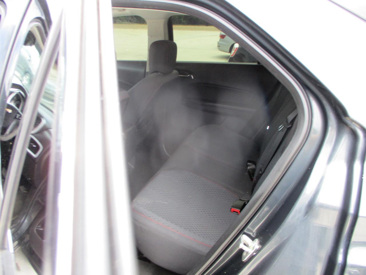 Chevrolet Equinox LS 2WD 2012