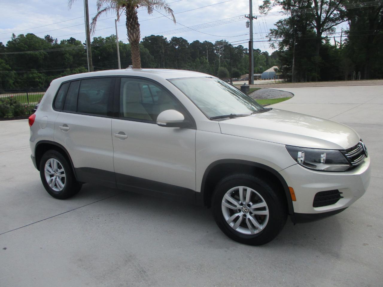 Volkswagen Tiguan S 2012