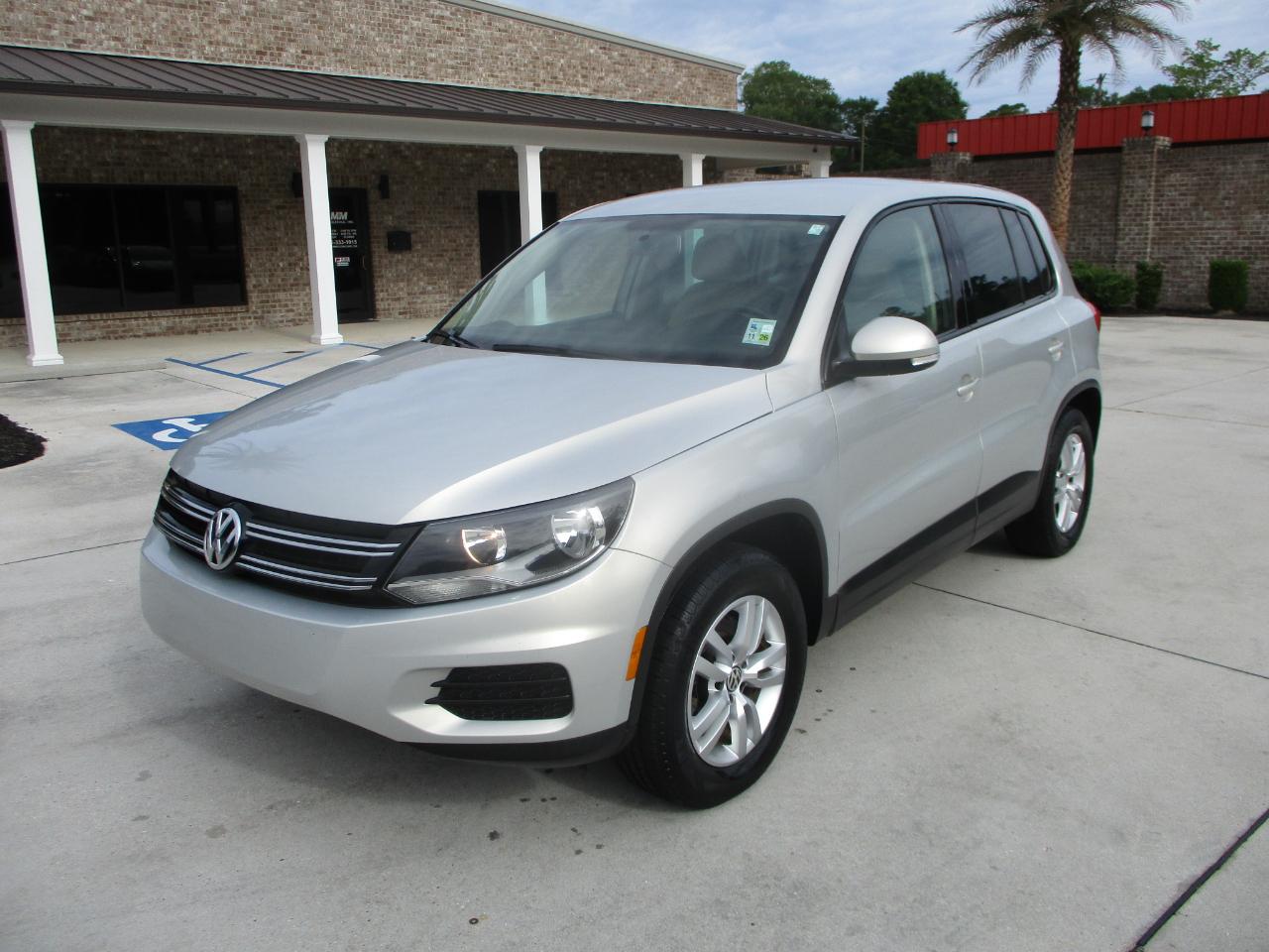 Volkswagen Tiguan S 2012