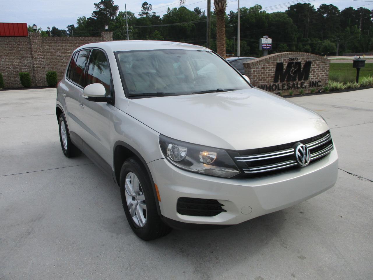 Volkswagen Tiguan S 2012