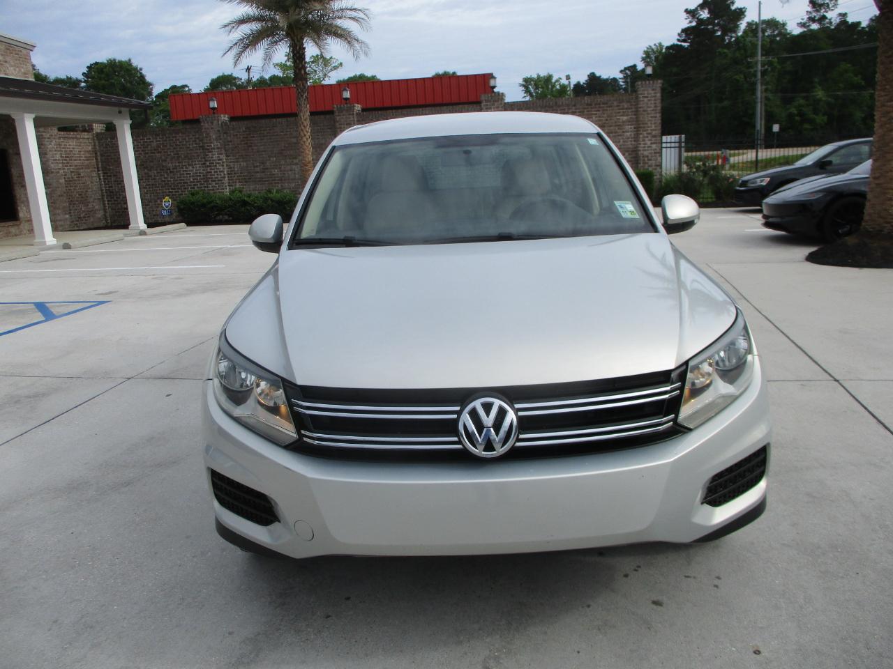 Volkswagen Tiguan S 2012