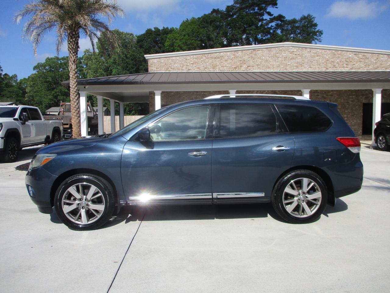 Nissan Pathfinder Platinum 4WD 2014