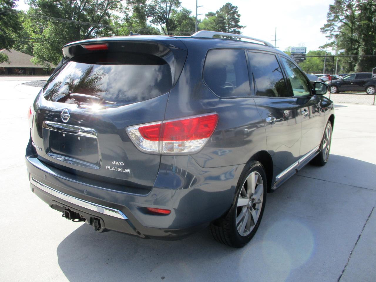 Nissan Pathfinder Platinum 4WD 2014