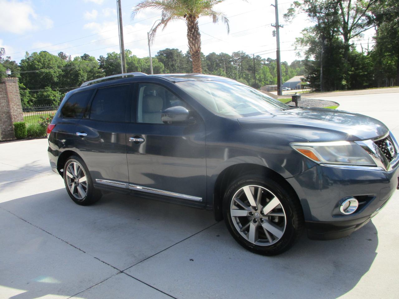 Nissan Pathfinder Platinum 4WD 2014