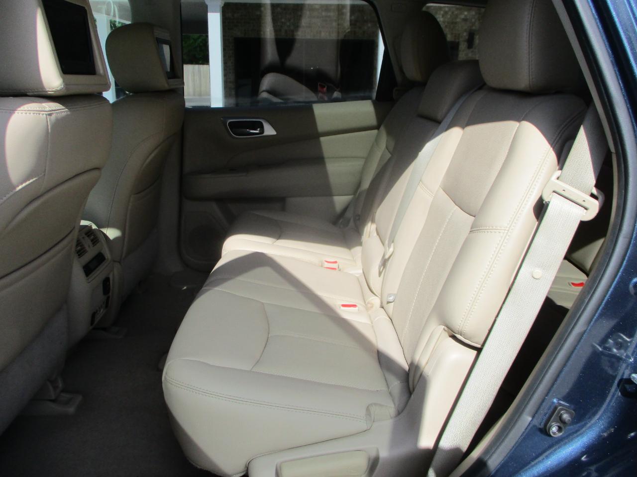 Nissan Pathfinder Platinum 4WD 2014