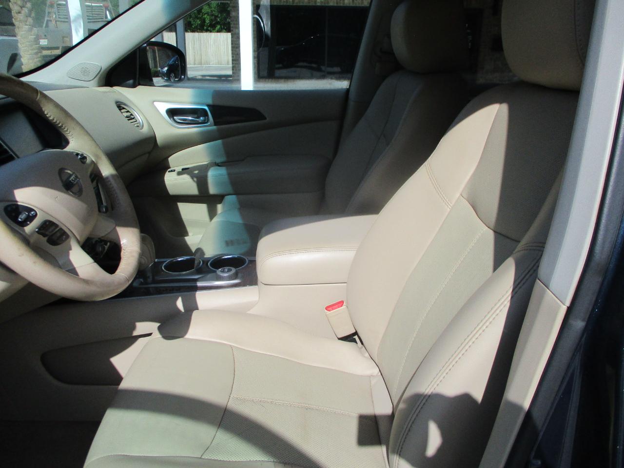 Nissan Pathfinder Platinum 4WD 2014