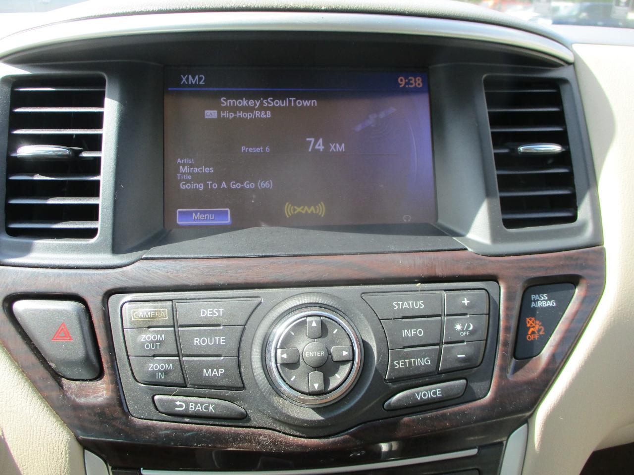 Nissan Pathfinder Platinum 4WD 2014