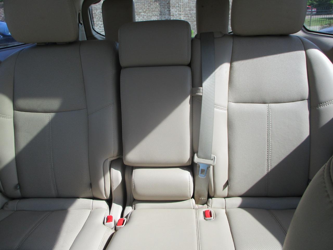 Nissan Pathfinder Platinum 4WD 2014