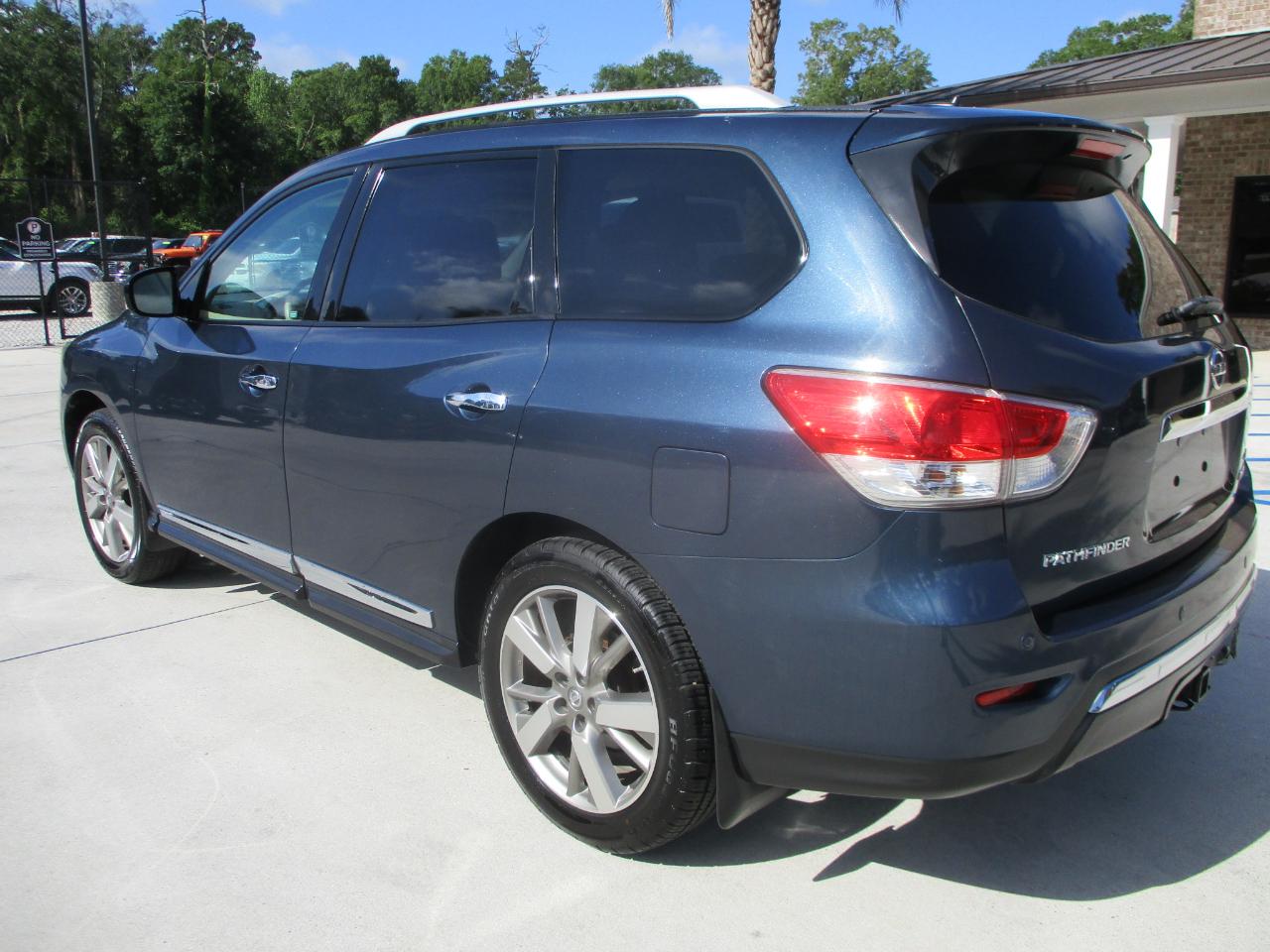 Nissan Pathfinder Platinum 4WD 2014