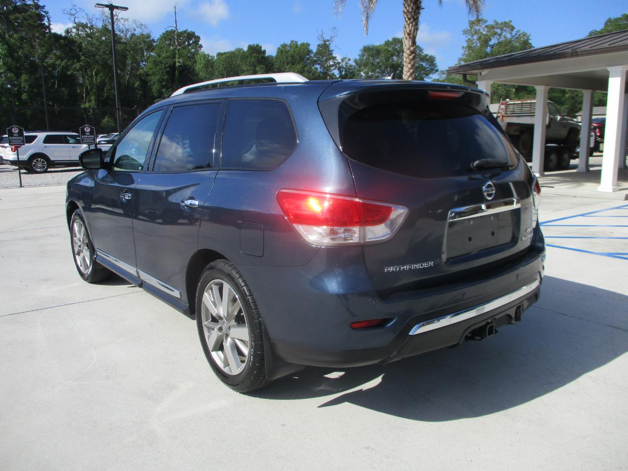 Nissan Pathfinder Platinum 4WD 2014