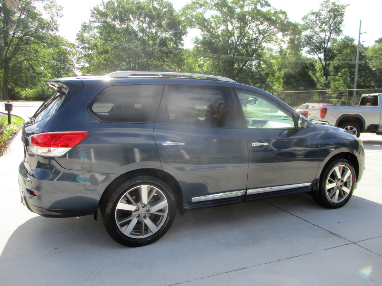 Nissan Pathfinder Platinum 4WD 2014
