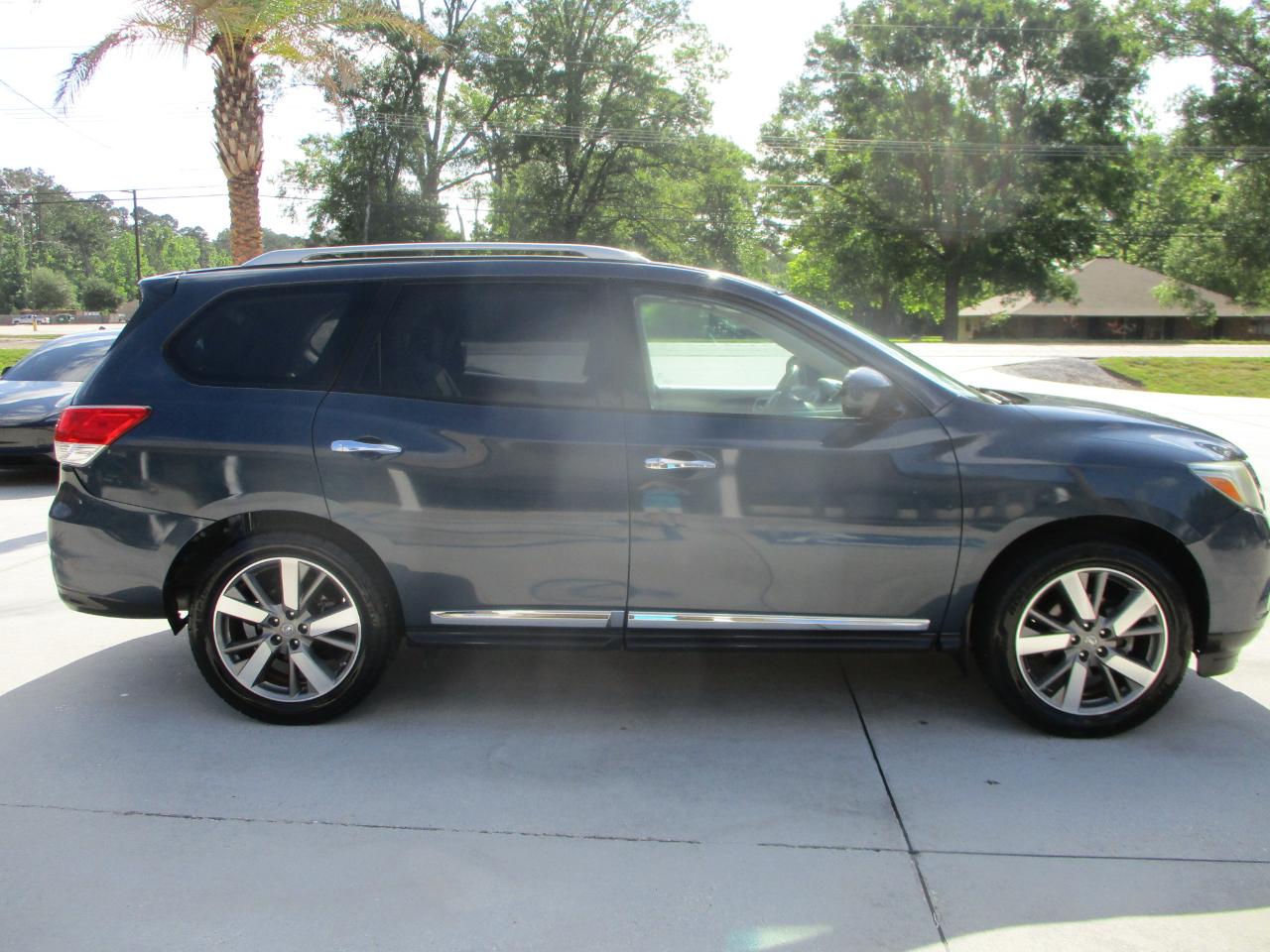 Nissan Pathfinder Platinum 4WD 2014