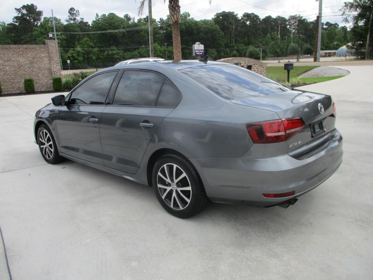 Volkswagen Jetta SE 6A 2016