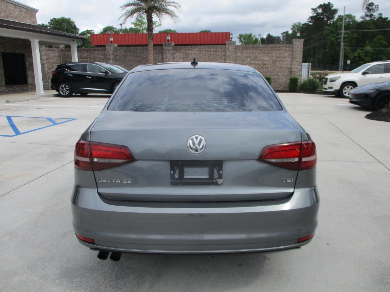 Volkswagen Jetta SE 6A 2016