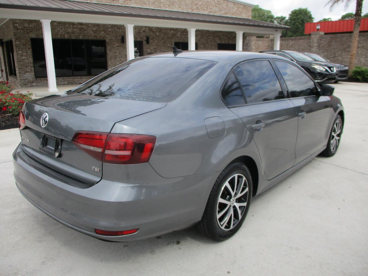Volkswagen Jetta SE 6A 2016