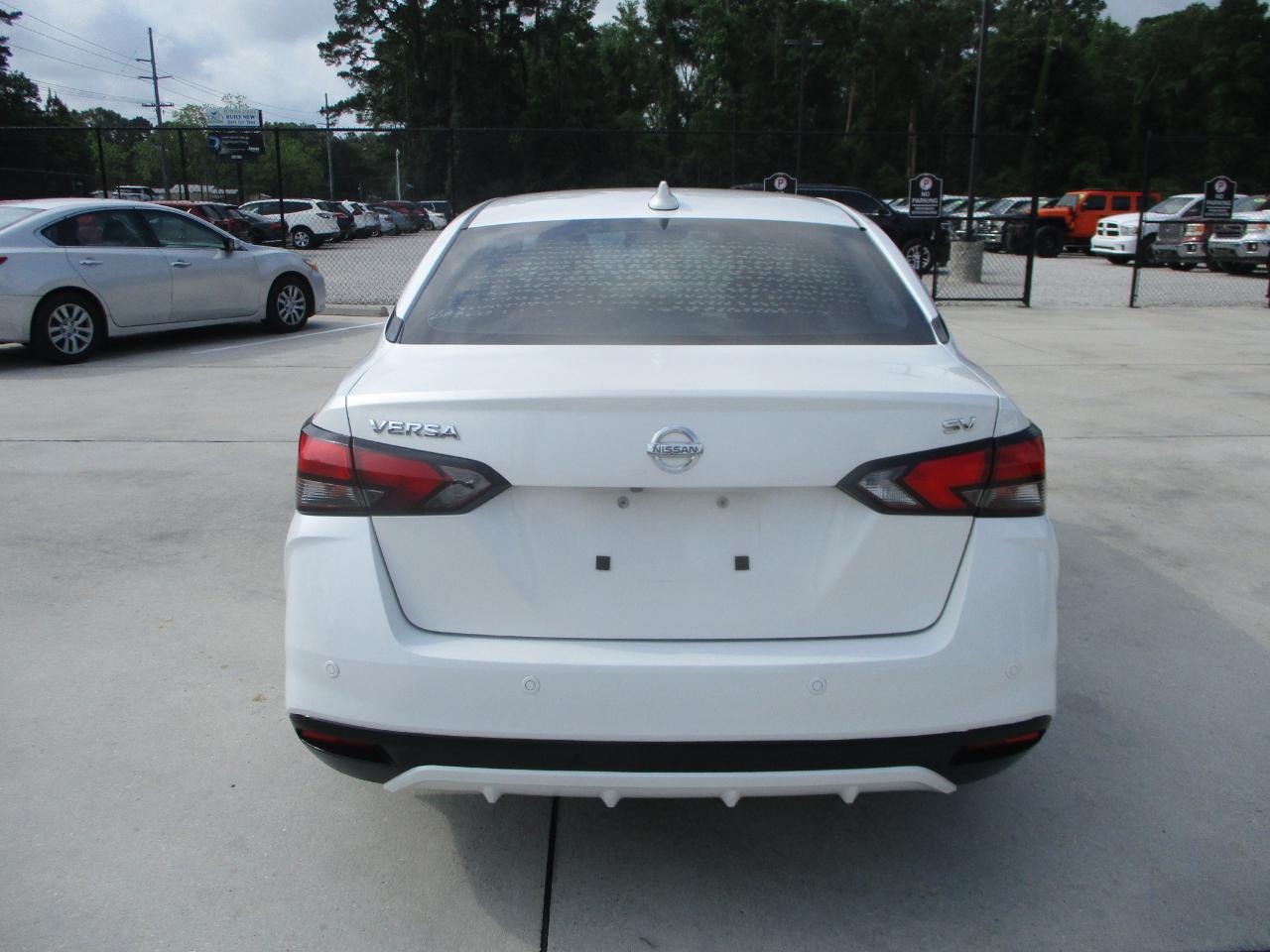 Nissan Versa SV 2021