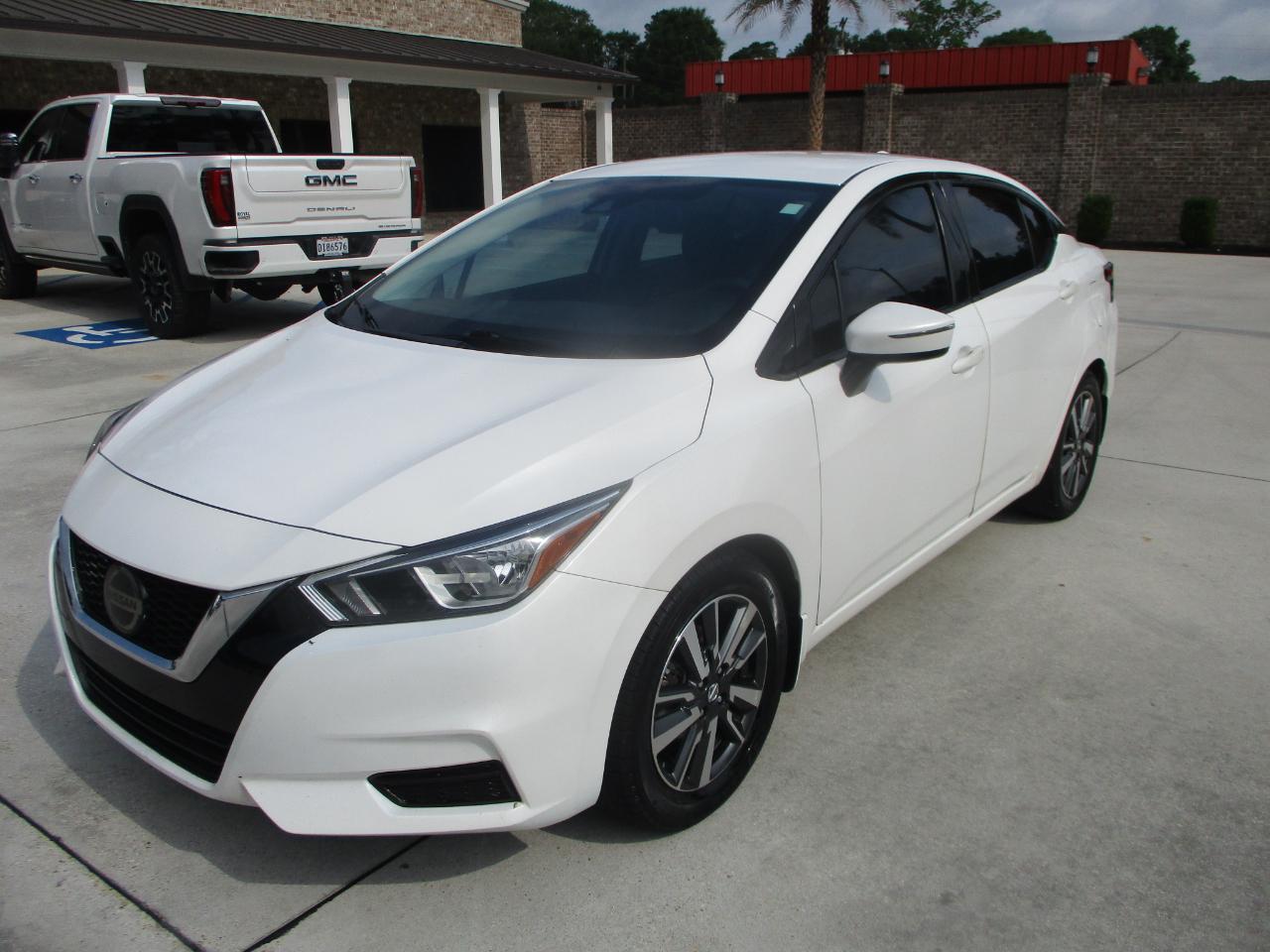 Nissan Versa SV 2021