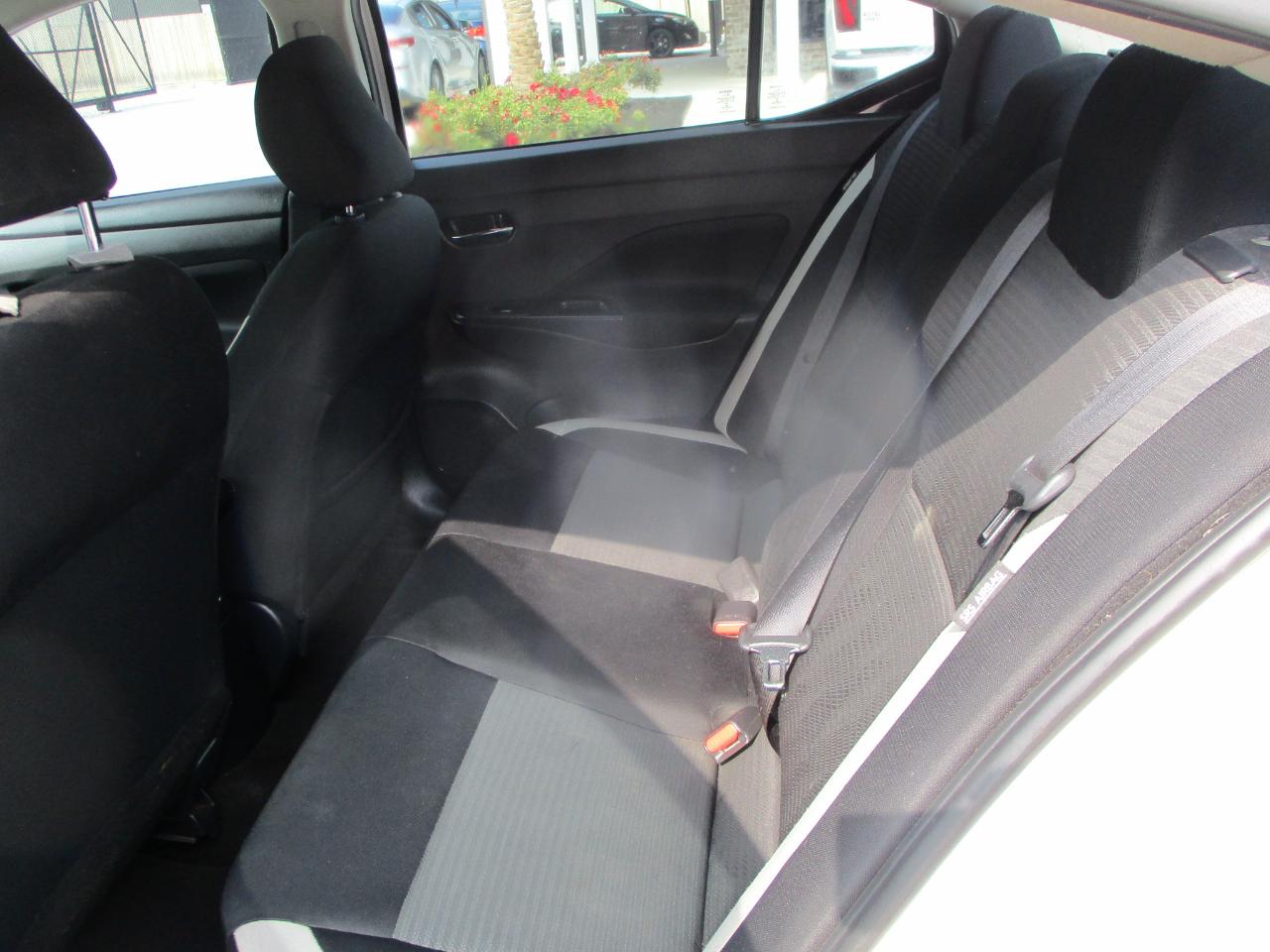 Nissan Versa SV 2021