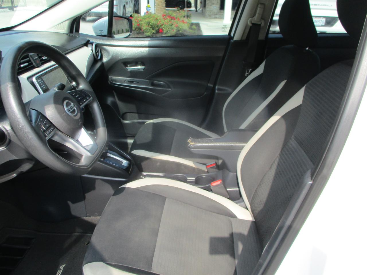 Nissan Versa SV 2021