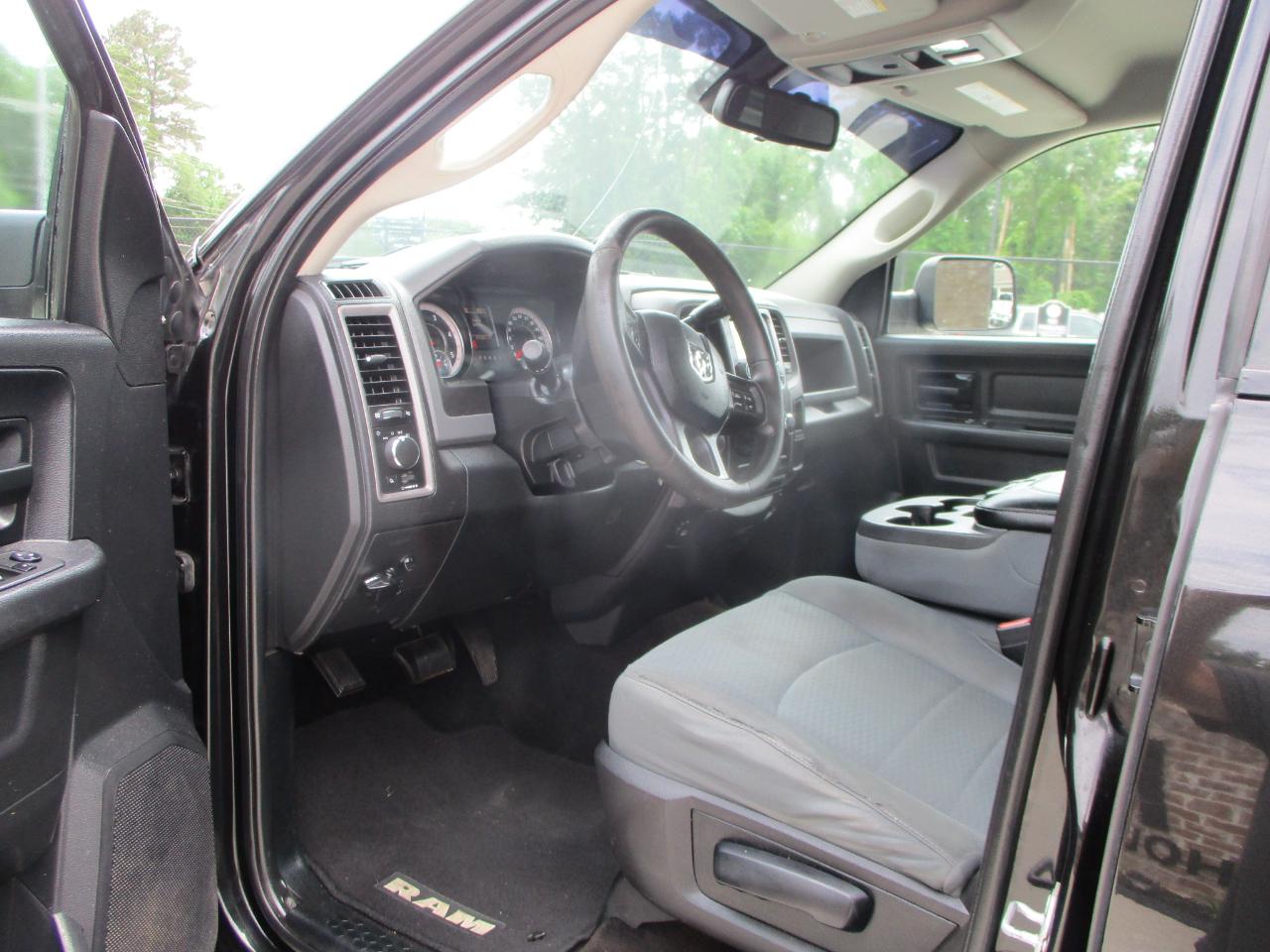 RAM 2500 Tradesman Crew Cab SWB 4WD 2016