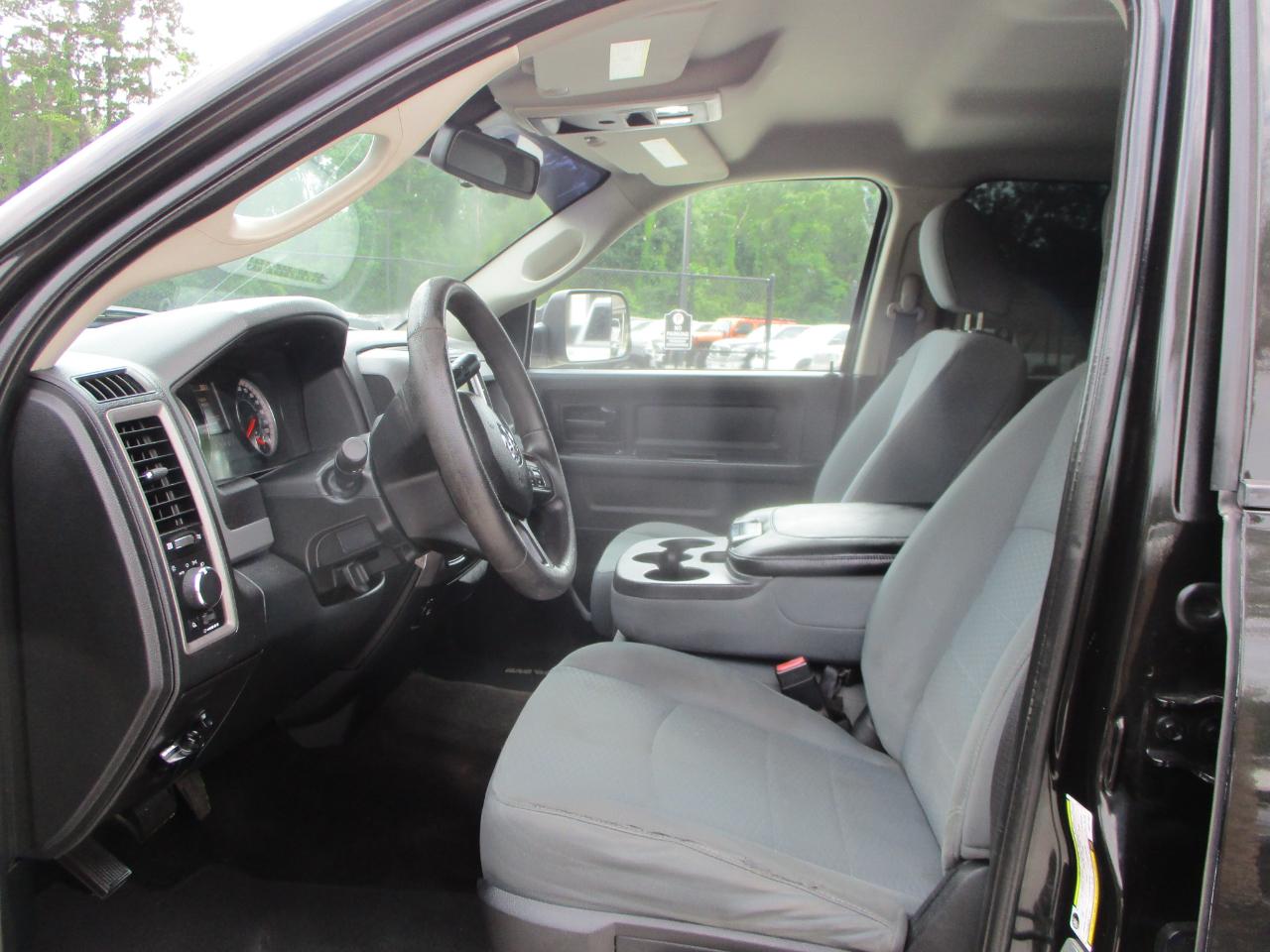 RAM 2500 Tradesman Crew Cab SWB 4WD 2016